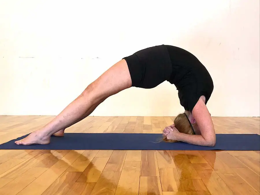 Dwi Pada Viparita Dandasana