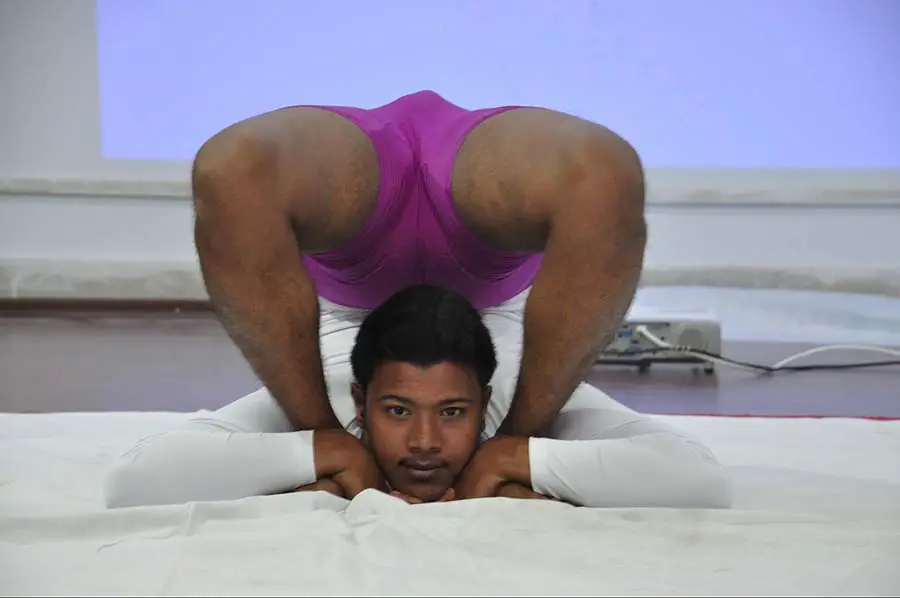 Gandha Bherundasana